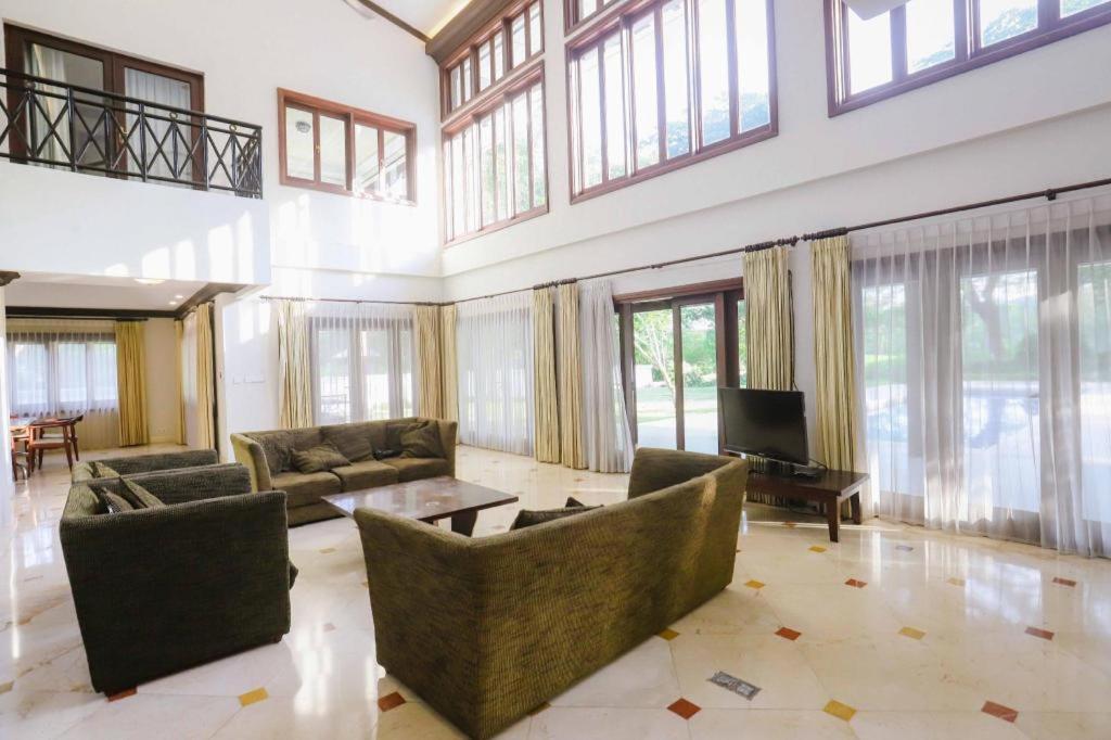 Taman Dayu Golf Club And Resort Prigen Ngoại thất bức ảnh